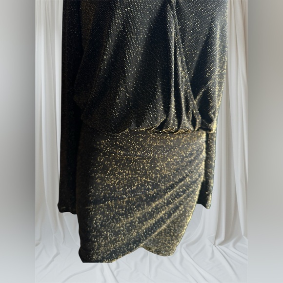 Dynamite XS shiny dress - Picture 2 of 4